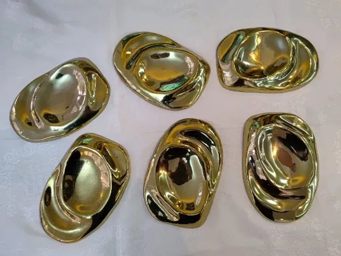 Cinzeiro de metal Galvanizado dourado decorativo usado cod. P-79