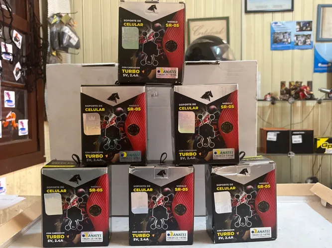 Suporte para celular com carregador para motocicleta 