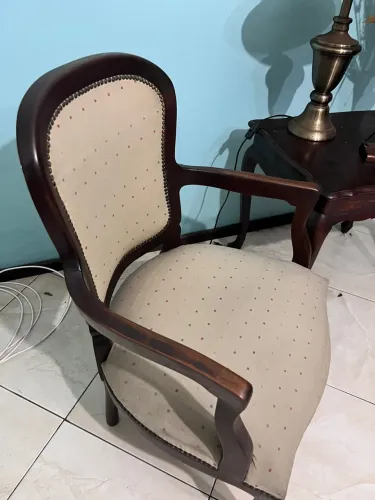 Cadeira antiga madeira maciça 