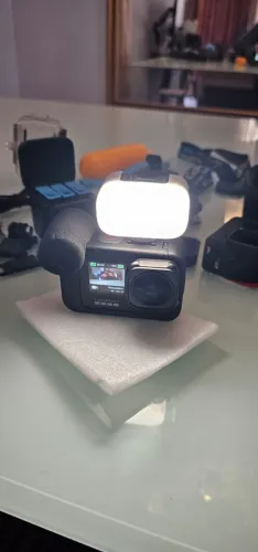 Vendo GoPro Hero 9 Black com Acessórios - Bem Conservada