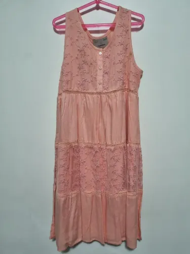 Vestido infantil rosa com renda