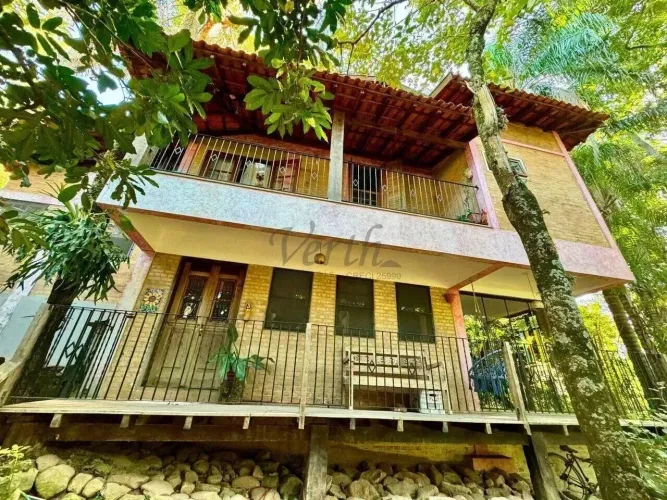 Casa à Venda no Condomínio Colinas do Ermitage, Sousas - Campinas/SP