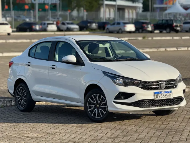 Fiat Cronos Drive 1.3 8V Flex Usados e Novos