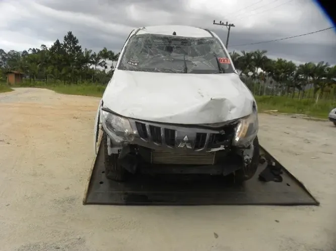 Mitsubishi L200 New Triton Sport 2018 2.4 Veiculo Destinado A Retirada De Peças