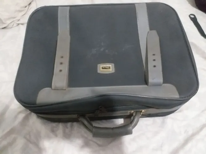 Mala de viagem 10 kilos de mão de couro com cinto alça sem rodinha leve original turismo