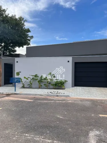 Vende-se Casa 3/4 sendo 1 Suíte na Quadra 409 Sul