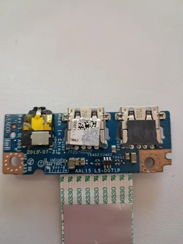 Placa USB e Saida Fone Audio Notebook Inspiro n 5567 P66F001
