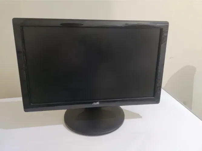 Monitor 20" Polegadas Widescreen AOC 2036VA(VGA/DVI) Base Giratória
