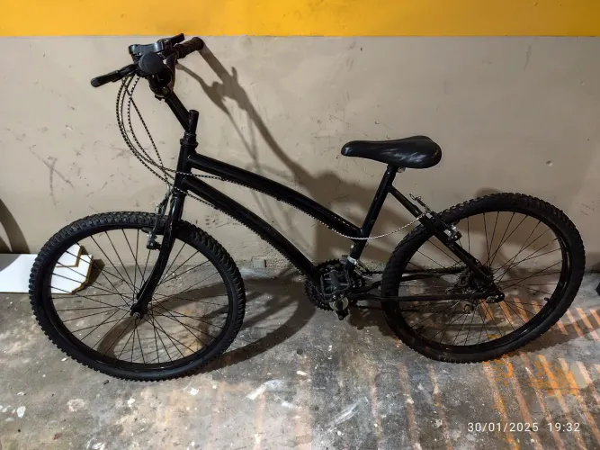 Bicicleta aro 24, usada, muito pouco usada