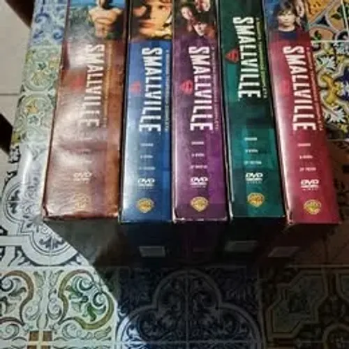 Série Smallville 1º,2º,3º,4º e 5º temporadas em DVD