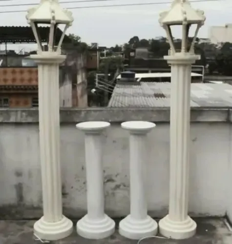POSTES DE FIBRA  ILUMINADOS.