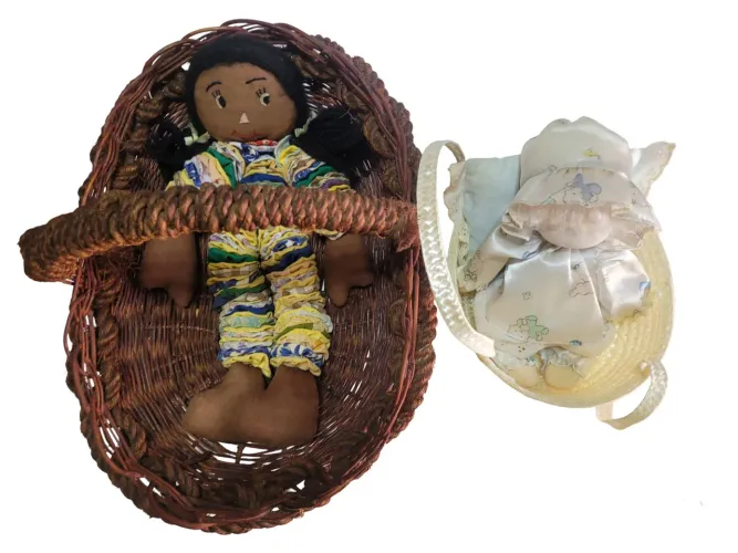 Boneca De Fuxico Artesanal + Boneca Que Toca Música.