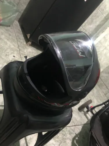 Vendo dois capacetes 