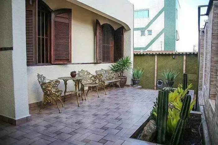 Casa à venda, 8 quartos, 2 suítes, 4 vagas, Minas Brasil - Belo Horizonte/MG
