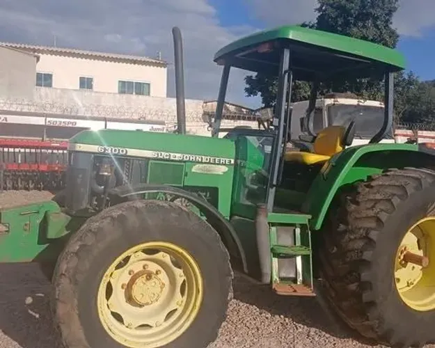 Trator John Deere 6300 2004