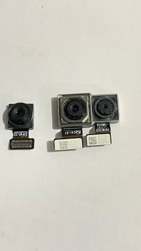 KIT CÂMERA FRONTAL E DUAS TRASEIRAS PARA CELULAR VIVO BLU XI+