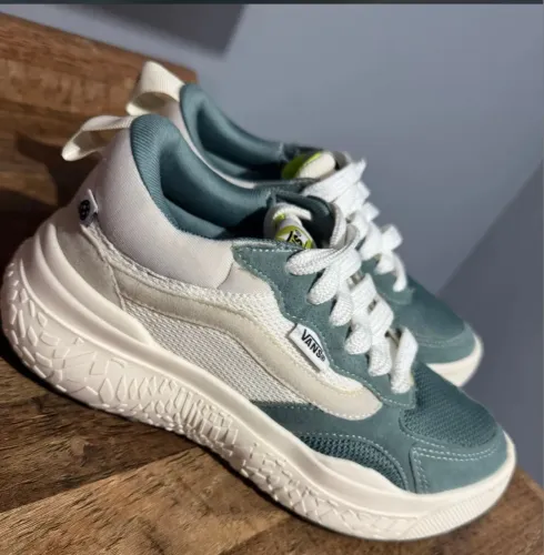 Tênis Vans UltraRange