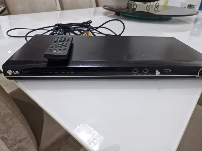 DVD player LG DV383 com função Karaokê