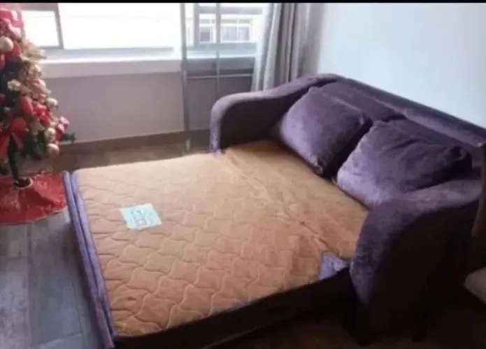 Sofá cama (colchão de mola) semi-novo