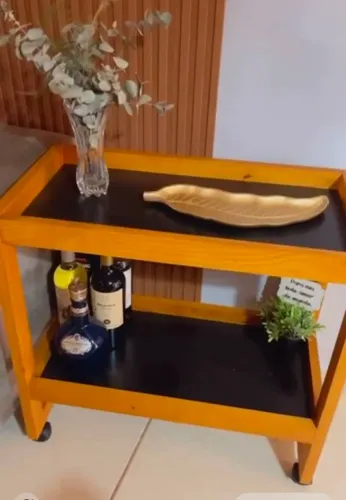 Barzinho de sala com rodinha
