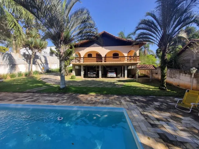 Venda | Casa com 363,92 m² em um terreno de 1000 m², 4 dormitórios, 9 vagas. Chácara Rincã