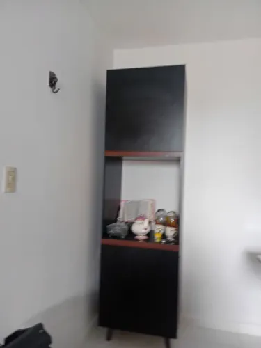 Vendo pois estou em uma casa com móveis projetado