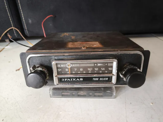 Rádio Motoradio 3 faixas AM TODO SILICO Fusca Brasília Variant Combi anos 60 /70