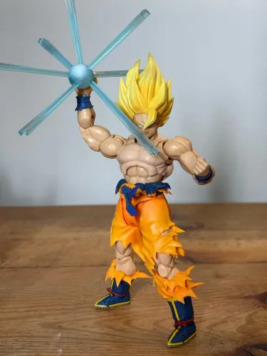 Goku lendário ShFiguarts