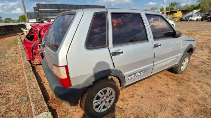 Sucata Fiat Uno 2011 com ar e direção