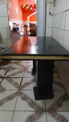 Mesa de mármore 80 de largura por 1,70 de comprimento Nova perfeita