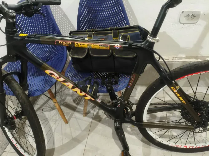 Quadro carbono Giant l, modelo MCM tamanho m 19