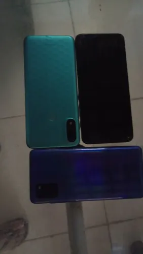2celular moto E 20  e sansungue para tira  peça 