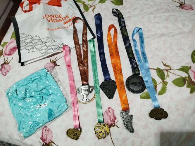 Kit ecobag,regata M, e 7 medalhas..novo!