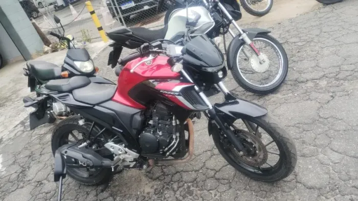 YAMAHA FZ  25 VERMELHA  2024  SHALON  VEICULOS CARIACICA  