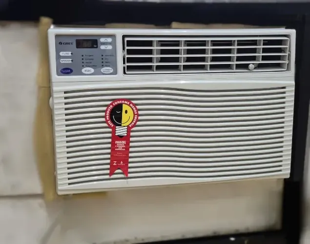 Ar Condicionado de Janela GREE 7.500 Btus com Controle Remoto 127V
