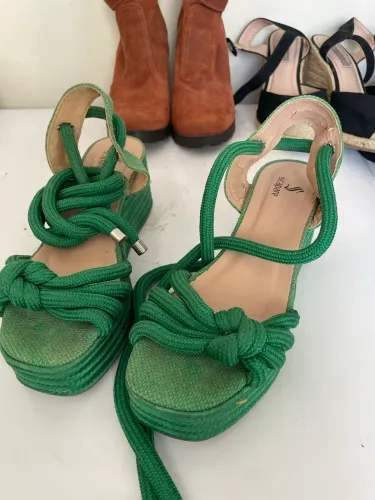Sandália anabela verde 