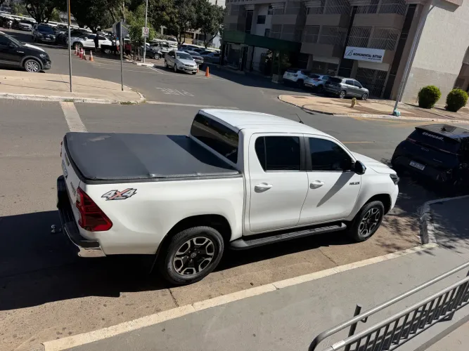 Toyota Hilux CD SRV 4X4 2.8 TDI Diesel Aut. 2017