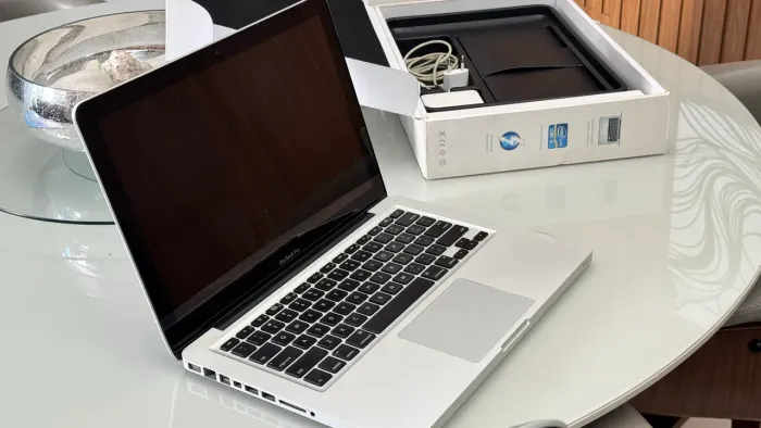 MacBook 2011