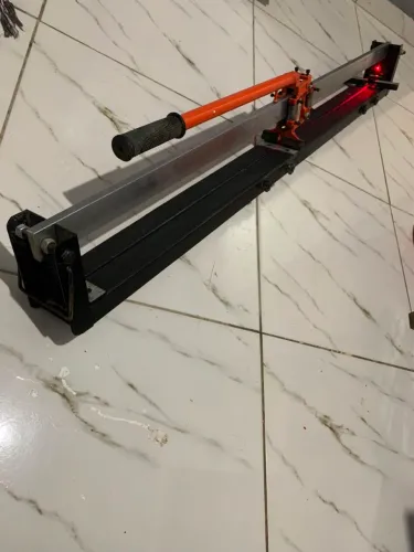 Riscadeira de Piso e porcelanato Profissional Benttoz 1365mm (1,36m) com Laser - Seminovo