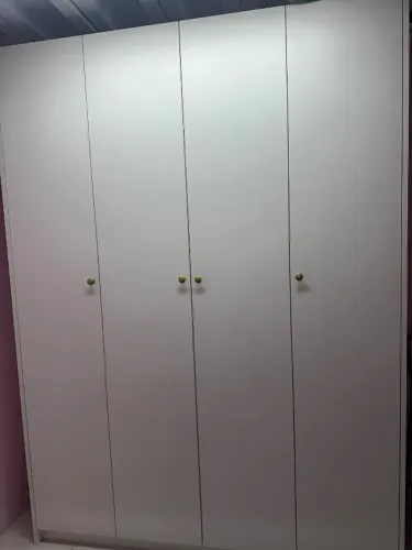 Oportunidade armário novíssimo em MDF