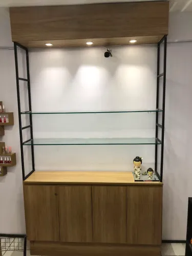 Estante em excelente estado