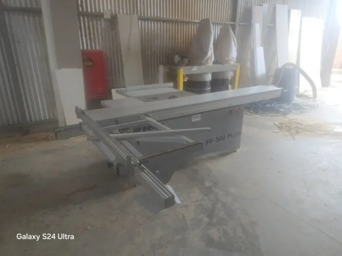 Esquadrejadeira FF-300 PLUS Trifásica 220V INMES