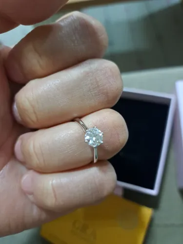 ANEL SOLITÁRIO MOISSANITE 1 CT ? PRATA 925