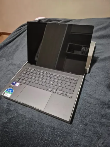 ASUS ZENBOOK S14 - TELA OLED 14'' TOUCH 120HZ - 16GB RAM DDR5 - WIFI7 - CORE ULTRA 7 355