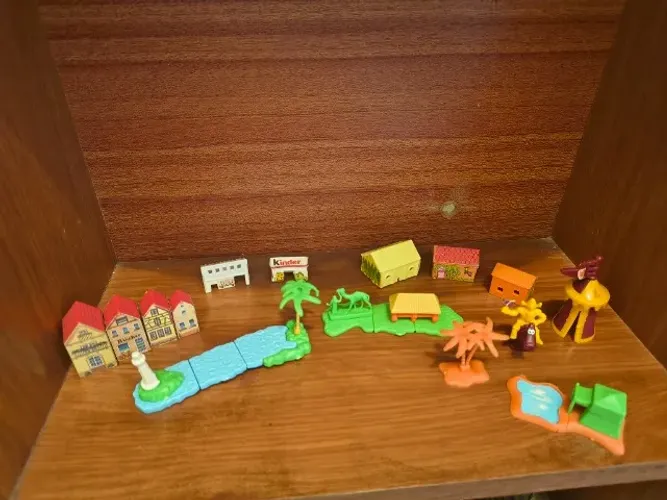 Brinquedos diversos Kinder Ovo
