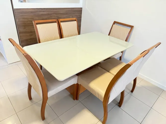 Mesa de Jantar para 6 cadeiras (leia a descrição)