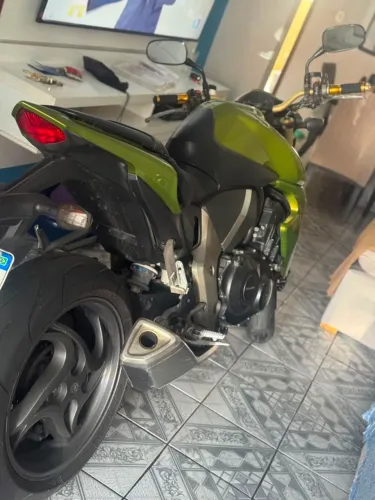 Cb1000r abaixo da tabela