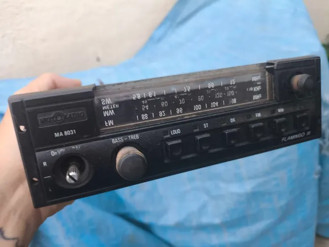 Rádio moto rádio flamingo lll retirada peça