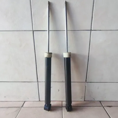 Par de amortecedor traseiro, Saveiro robuster 2013 