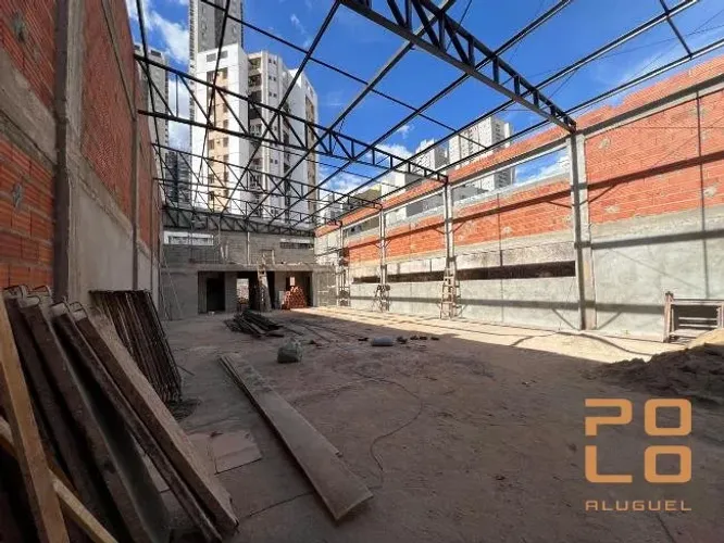 Galpão comercial para alugar no Setor Bueno, em Goiânia - GO.